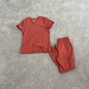 FIGS Scrubs Terracotta, size S (petite pants)